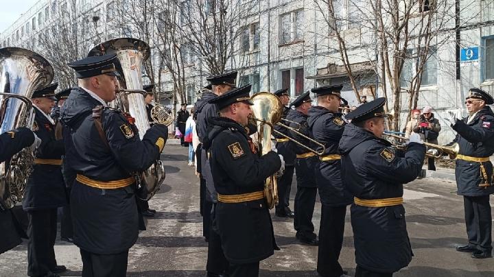 В Полярном состоялись концерты и парады для тех, кто не понаслышке помнит события тяжелых времен Великой Отечественной войны
